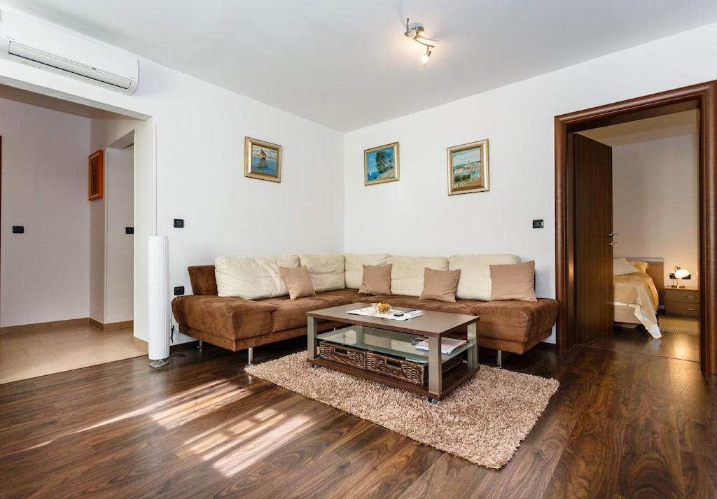 Premium Apartment Near Center And Beach With Parking Krk Town Dış mekan fotoğraf