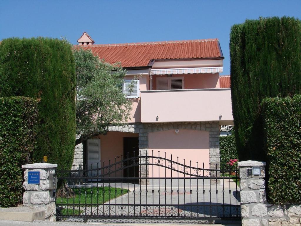 Premium Apartment Near Center And Beach With Parking Krk Town Dış mekan fotoğraf