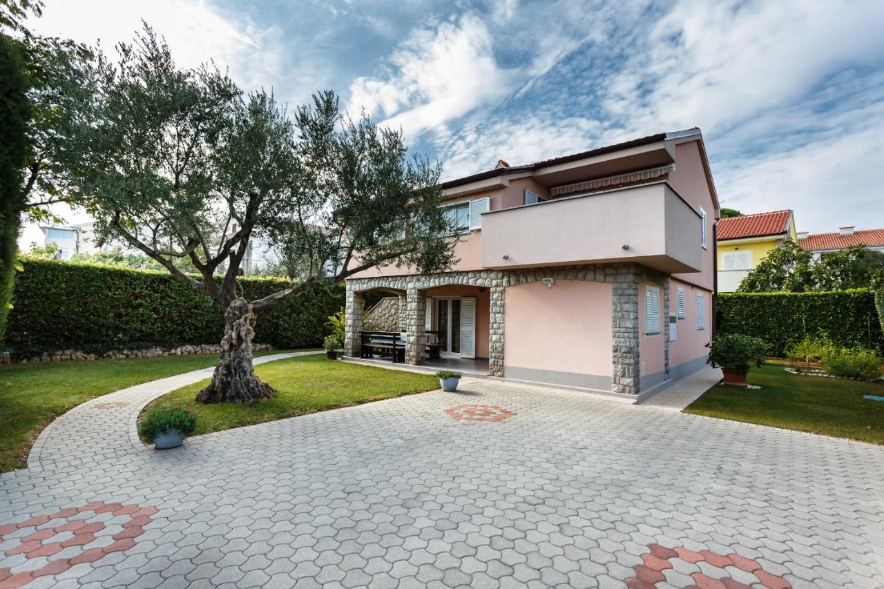 Premium Apartment Near Center And Beach With Parking Krk Town Dış mekan fotoğraf
